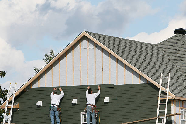 Professional Siding technician working in Meherrin, VA